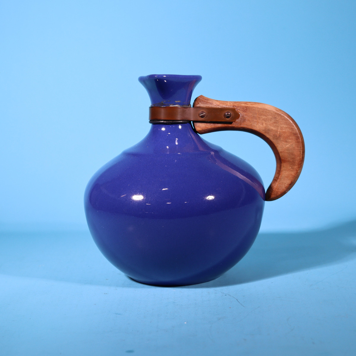 Parrot Auction Expands Online Antique and Vintage Collectibles Marketplace